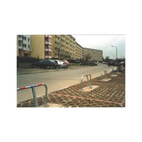 Parkeerbeugel Budget 11 Neerklapbare verzinkt parkeerbeugels. Duurzaam en voordelig, leverbaar met hangslot-sluiting, en cilinderslot-sluiting.